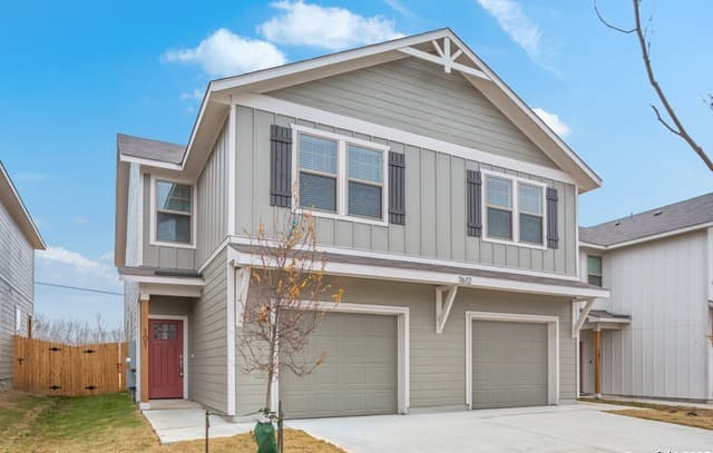 3-bedroom rental at 7612 Briarwood Pass Unit 101 in San Antonio TX