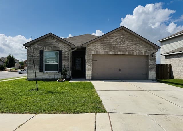3-bedroom rental at 9103 Bennett Frst in Converse TX