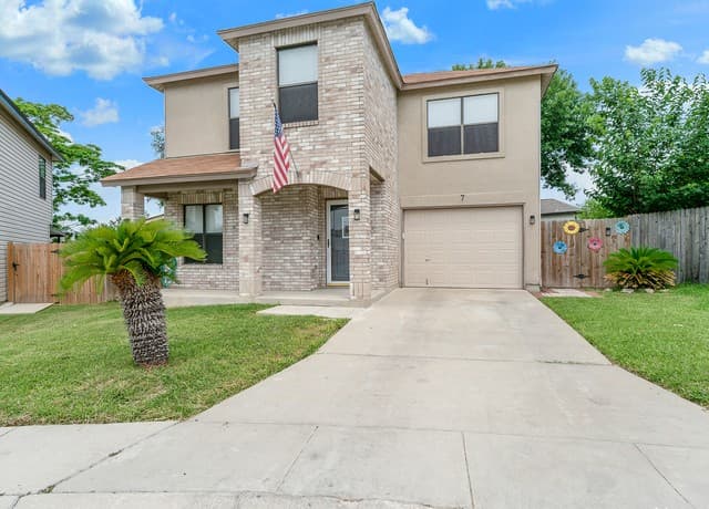 4-bedroom rental at 7 Apple Hls in San Antonio TX