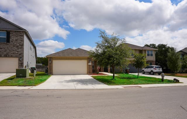 3-bedroom rental at 15115 Dione Bnd in San Antonio TX