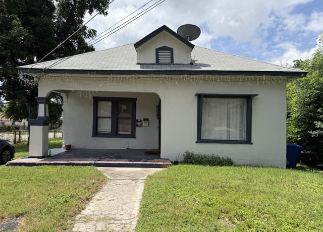 2-bedroom rental at 232 Regina St Unit 1 in San Antonio TX