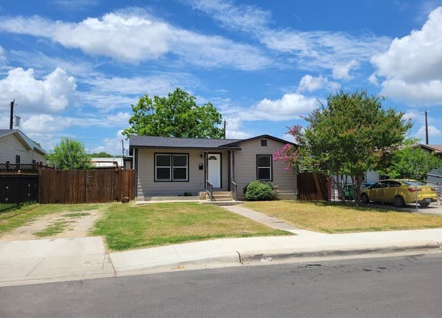 2-bedroom rental at 119 Venice in San Antonio TX
