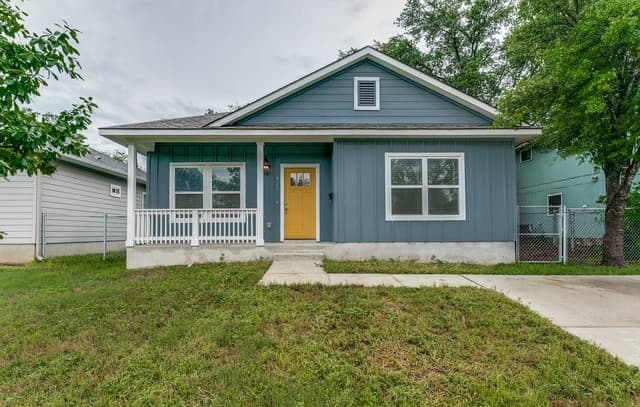 3-bedroom rental at 423 Channing Ave in San Antonio TX