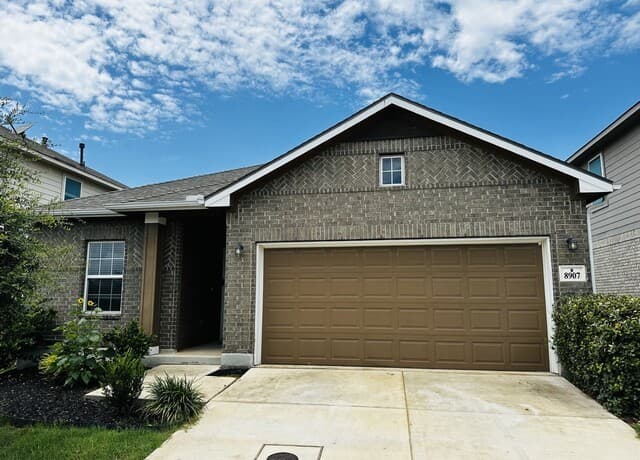 3-bedroom rental at 8907 Ladbroke Grv in Converse TX
