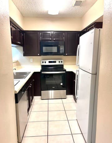 2-bedroom rental at 10527 Perrin Beitel Unit A204 in San Antonio TX