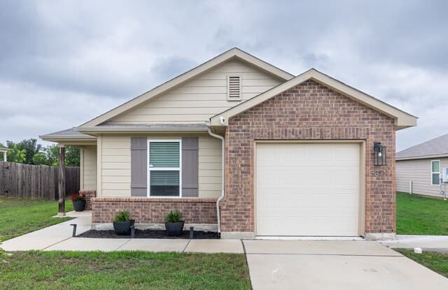3-bedroom rental at 5810 Machaela Trce in San Antonio TX