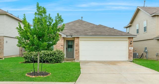 4-bedroom rental at 165 Kakapo Dr in San Antonio TX