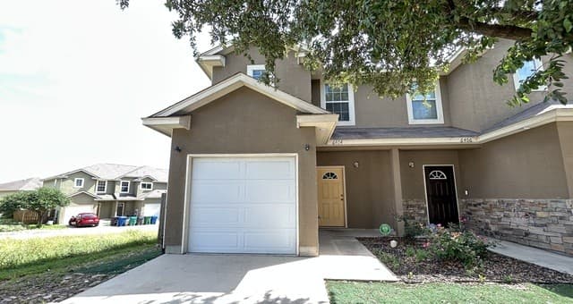 3-bedroom rental at 6404 Aspen Hl in San Antonio TX