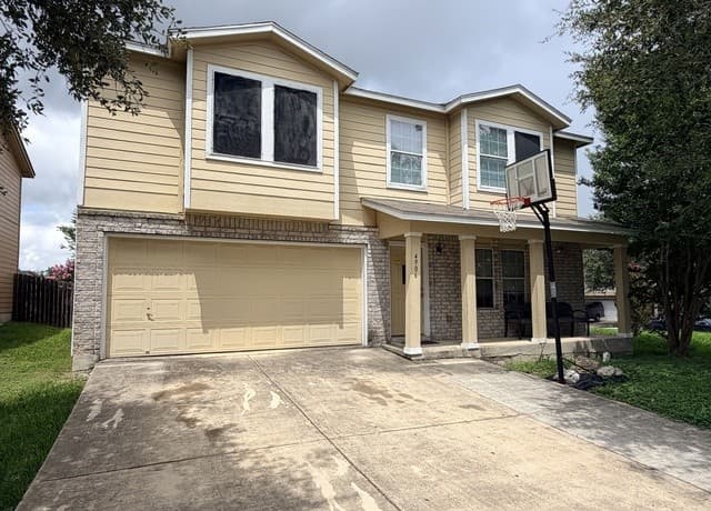 4-bedroom rental at 4906 Heather Pass in San Antonio TX