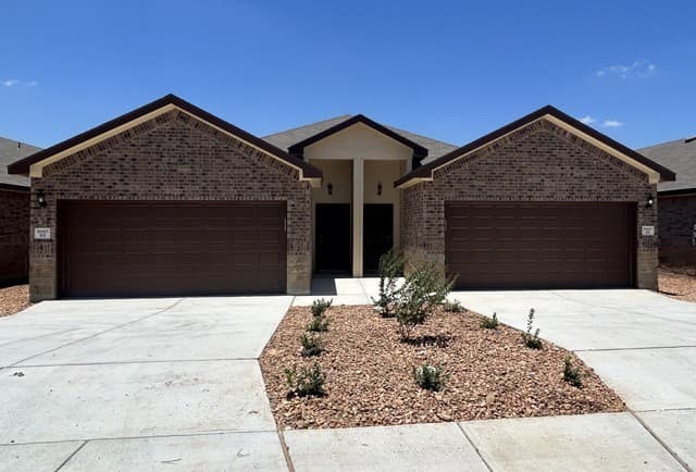3-bedroom rental at 10007 Westover Blf Unit 102 in San Antonio TX