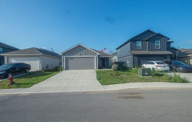 3-bedroom rental at 12533 Spoor Vly in Converse TX