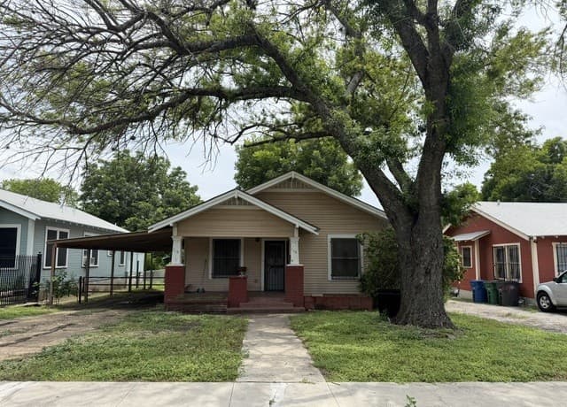 1-bedroom rental at 116 Hot Wells Blvd Unit 3 in San Antonio TX
