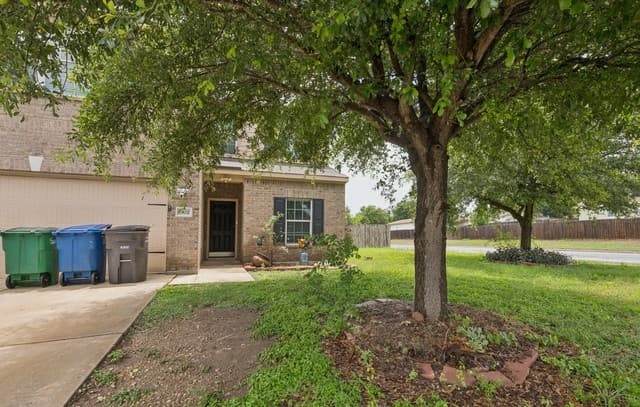 5-bedroom rental at 6102 Bear Mdw in San Antonio TX