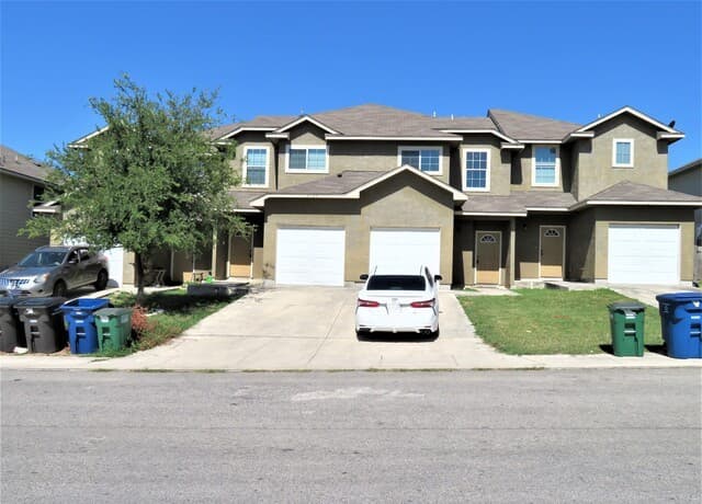 3-bedroom rental at 14107 Veneto Dr Unit 1 in San Antonio TX