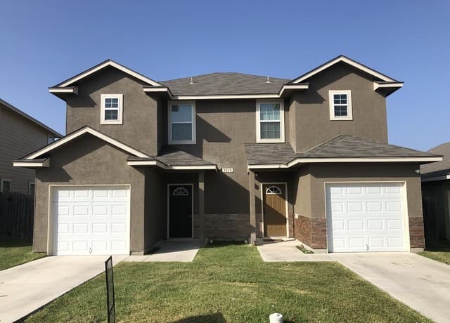 3-bedroom rental at 7215 Golf Way Unit 1 in San Antonio TX
