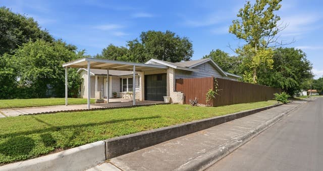 3-bedroom rental at 2503 Irwin Dr in San Antonio TX