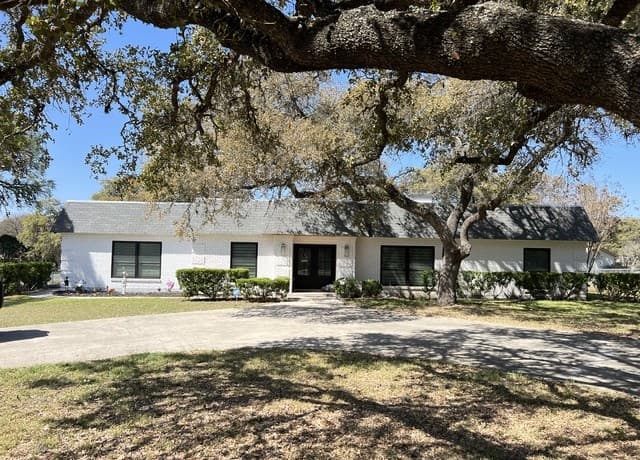 3-bedroom rental at 9219 Garden Ridge Dr in San Antonio TX