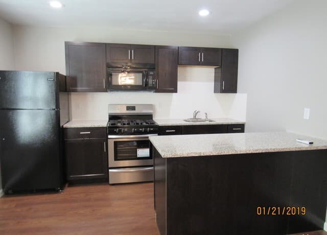 1-bedroom rental at 1024 W Woodlawn Ave Unit 6 in San Antonio TX