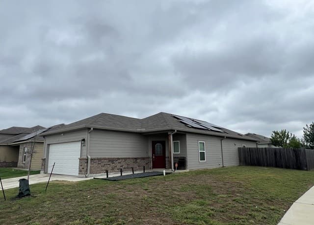 4-bedroom rental at 2003 Fishing Stone in San Antonio TX