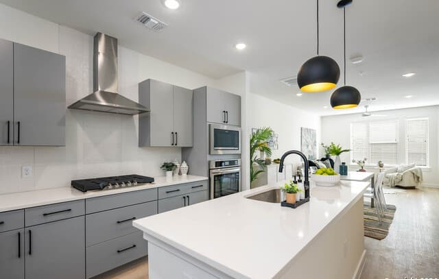 3-bedroom rental at 719 E Locust St Unit 2104 in San Antonio TX