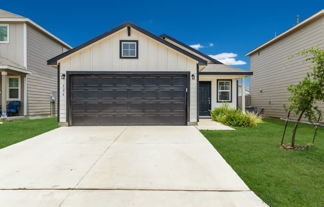3-bedroom rental at 526 Wild Olive Way in San Antonio TX
