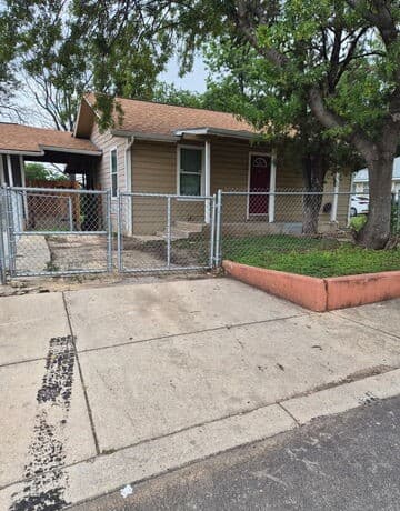 2-bedroom rental at 435 N San Horacio in San Antonio TX