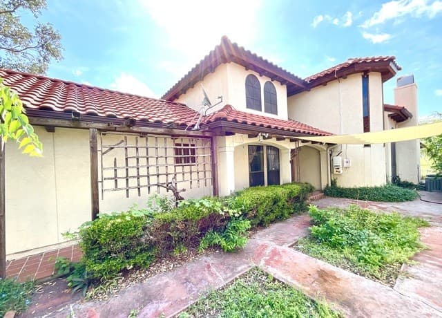 2-bedroom rental at 7326 Putter in San Antonio TX