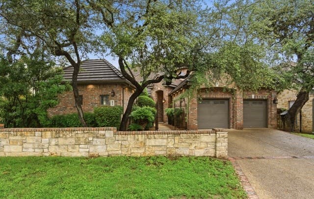 4-bedroom rental at 82 Westcourt ln in San Antonio TX