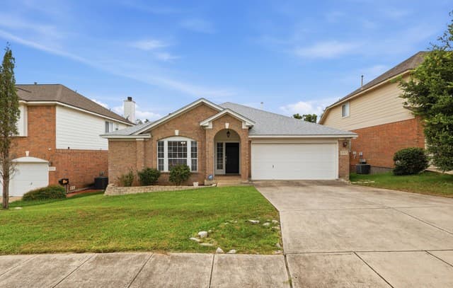 3-bedroom rental at 21207 Encino Ash in San Antonio TX