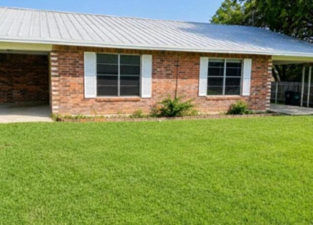 2-bedroom rental at 208 Forrest Dr Apt A in La Vernia TX