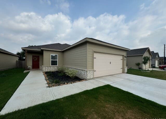 3-bedroom rental at 10419 Buescher Ln in San Antonio TX