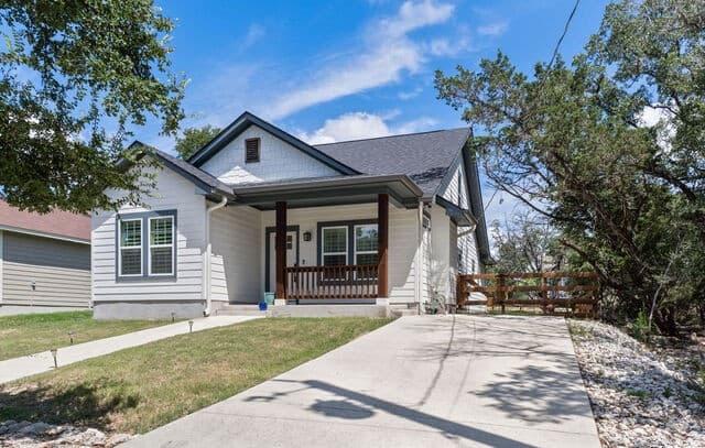 3-bedroom rental at 1125 Cedar Grove Trl in Spring Branch TX