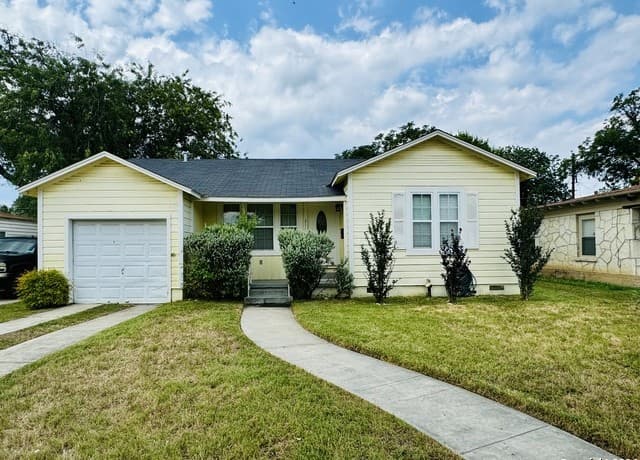 3-bedroom rental at 211 Leming Dr in San Antonio TX