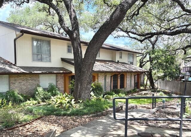 3-bedroom rental at 8915 Datapoint Dr Unit 44B in San Antonio TX