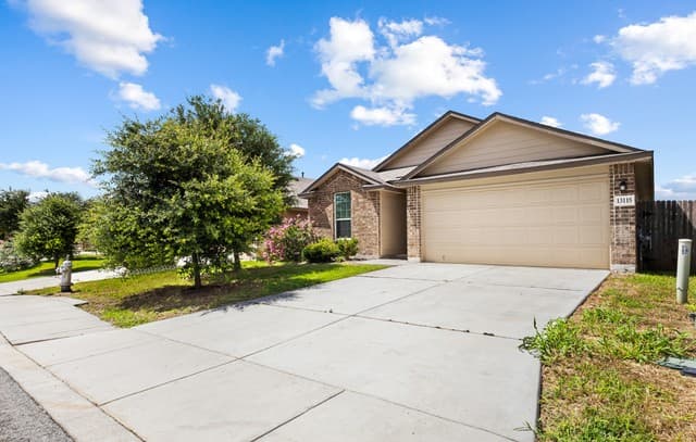 3-bedroom rental at 13115 Maestro Spark in San Antonio TX