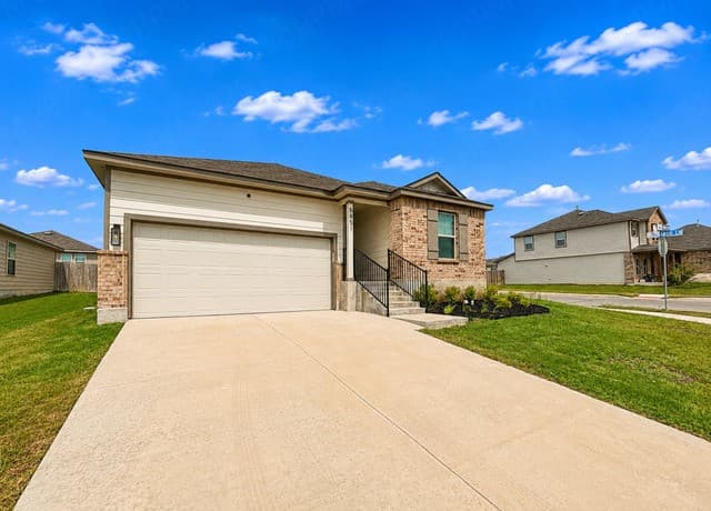 4-bedroom rental at 6851 Titan Park in Converse TX