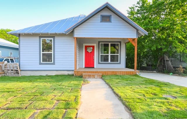 3-bedroom rental at 523 Porter St in San Antonio TX