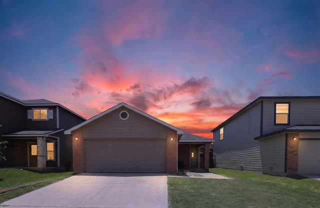 3-bedroom rental at 119 Quince Flower in San Antonio TX