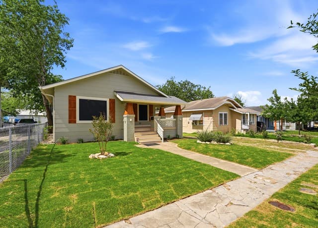 2-bedroom rental at 1219 E Drexel Ave in San Antonio TX