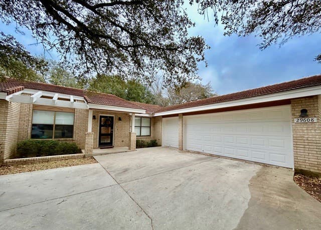 3-bedroom rental at 29608 Terra Vis in Fair Oaks Ranch TX