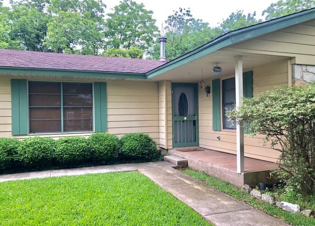2-bedroom rental at 217 E Kronkosky St in Boerne TX
