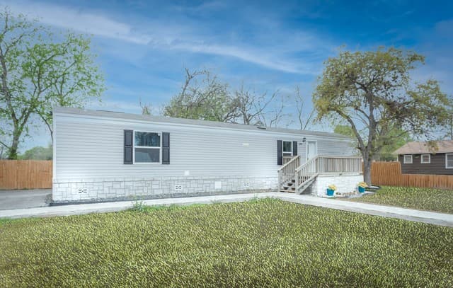2-bedroom rental at 2204 Avenue K in Hondo TX