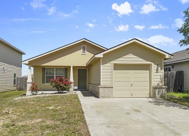 3-bedroom rental at 11259 Dublin Woods in San Antonio TX