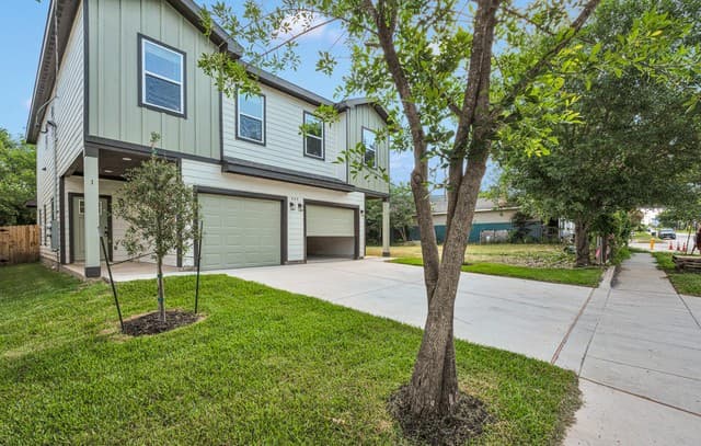 3-bedroom rental at 525 Dakota Unit 102 in San Antonio TX