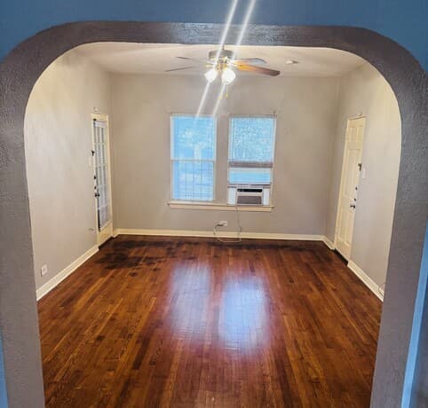 1-bedroom rental at 409 W Lynwood Ave Unit 1 in San Antonio TX