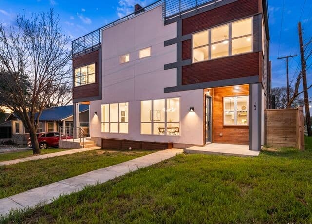 3-bedroom rental at 159 Davis Ct Unit 102 in San Antonio TX