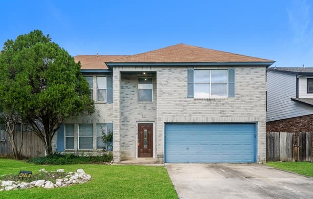4-bedroom rental at 14219 N Hills Village in San Antonio TX