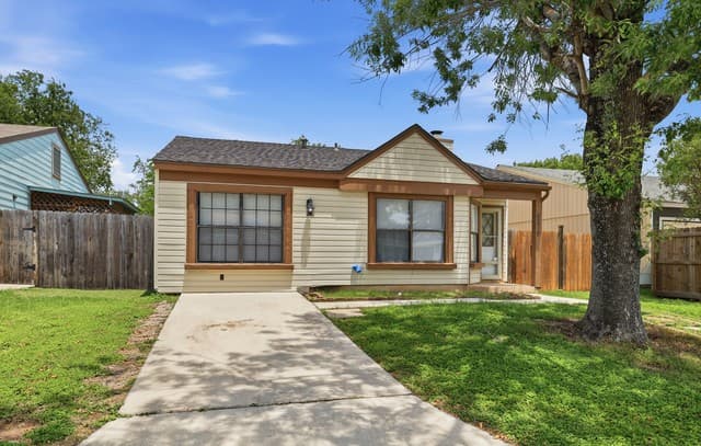 3-bedroom rental at 6210 Valley Queen in San Antonio TX