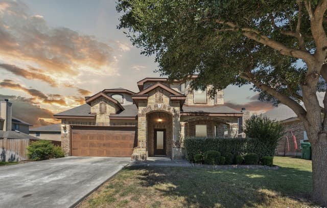 4-bedroom rental at 13401 Ronan in Live Oak TX