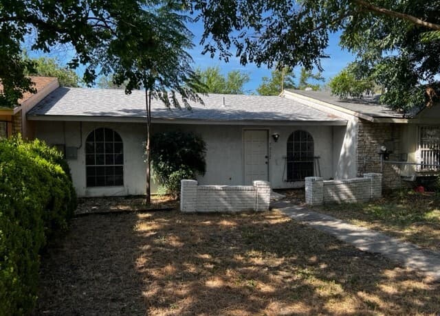 2-bedroom rental at 7012 Glen Pass in San Antonio TX